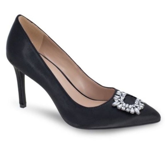 BCBGeneration Atelia Crystal Broach Satin Pumps Size 7.5W - Picture 1 of 5